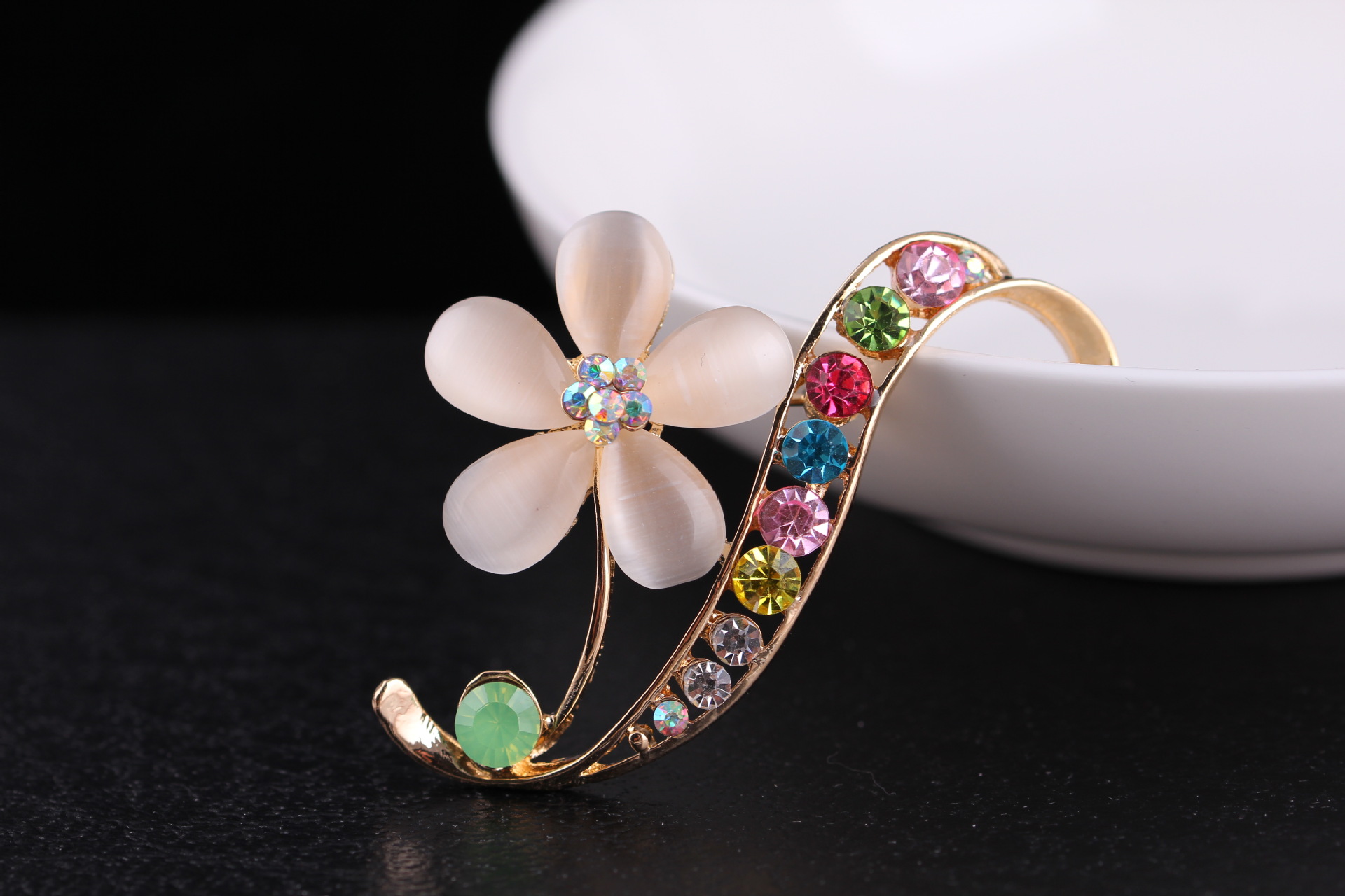 Neue Koreanische stil mode einfache katzenauge stein brosche wasser diamant corsage modische frauen pin_voghion.com