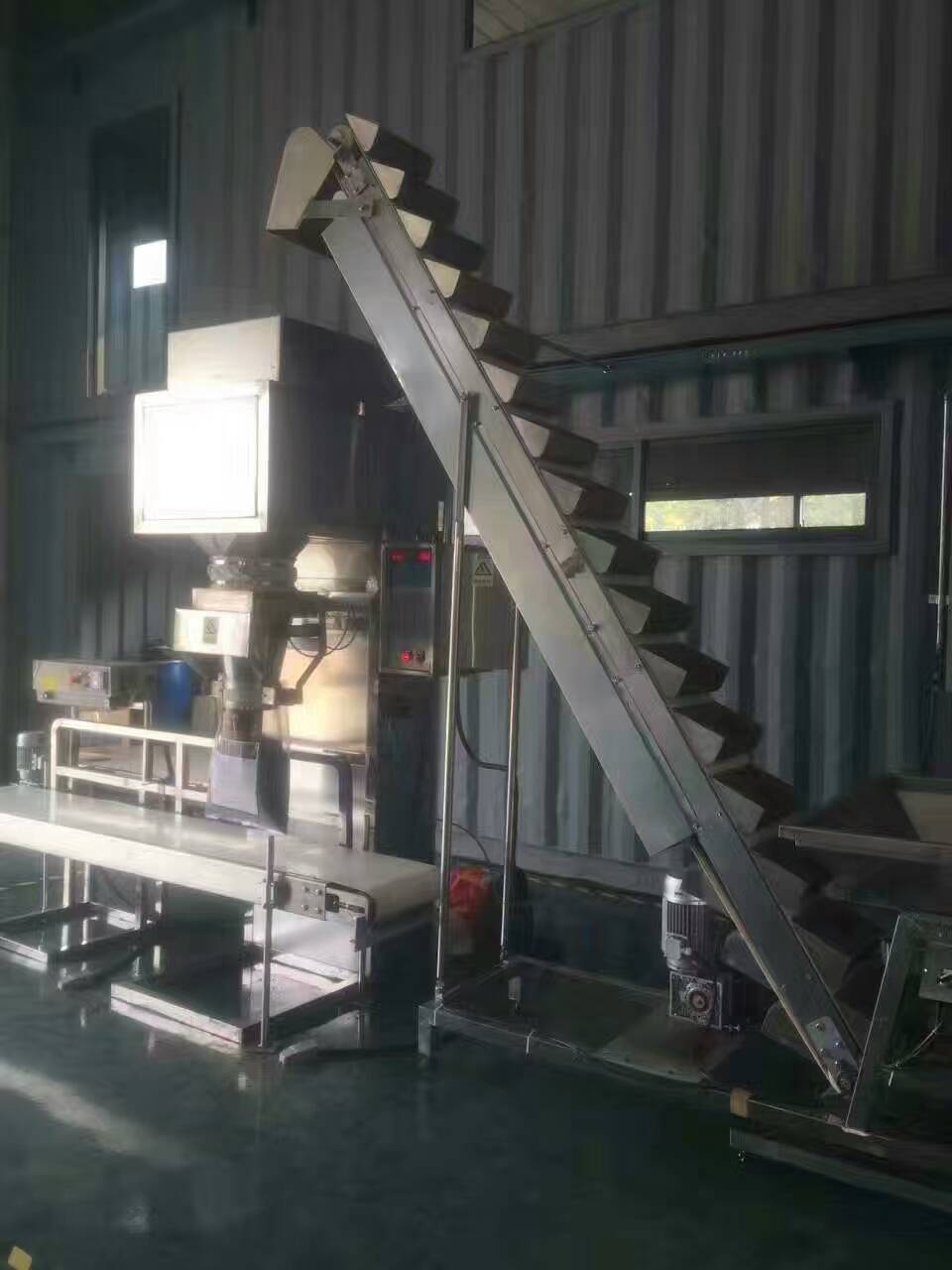 定量秤江西全自动定量包装机南昌饲料电脑包装秤添加剂称重智能