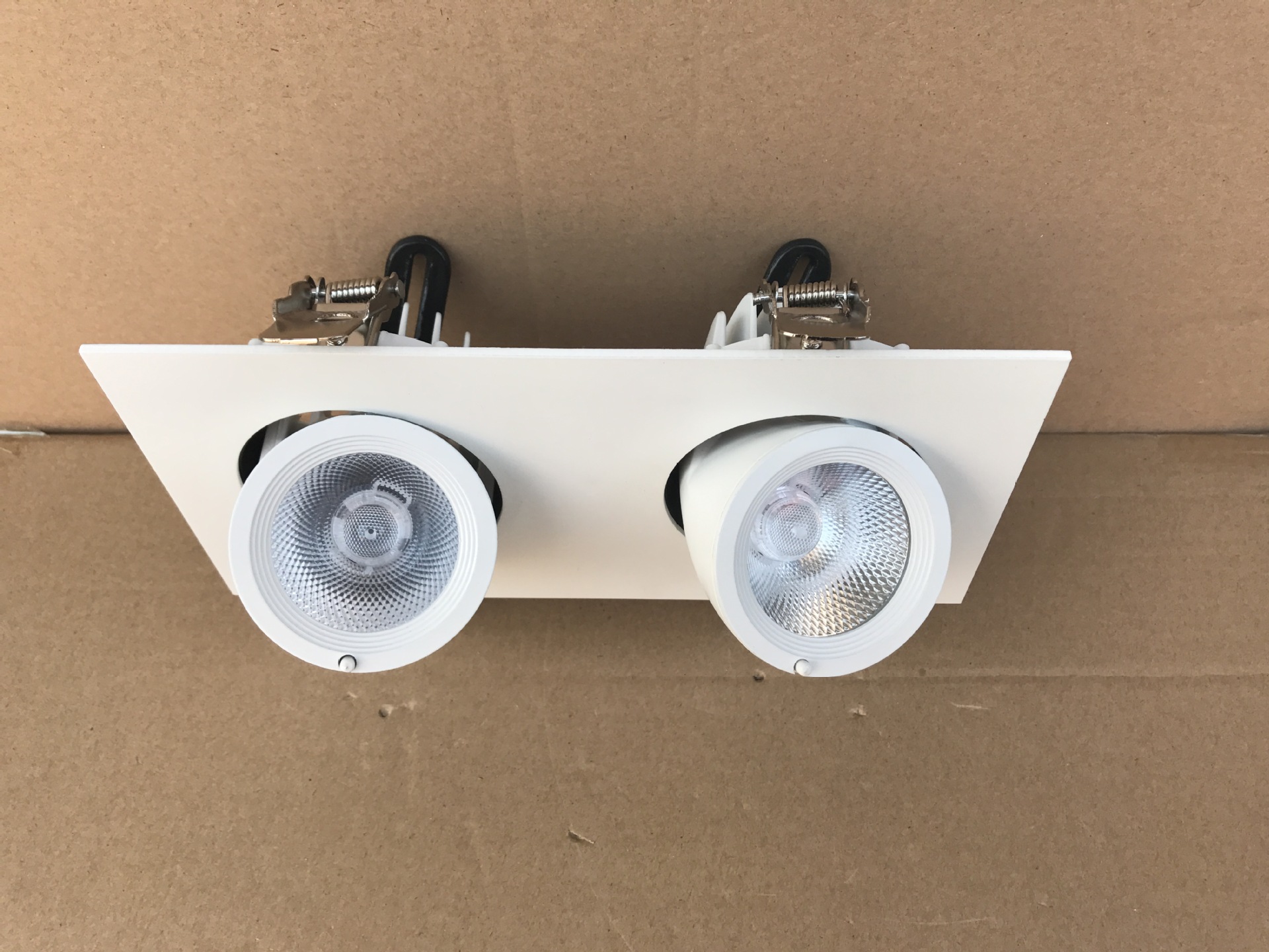 8FECBCE8-B625-42E4-8089-AE9968