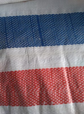 厂家直销防晒防雨篷布 6*50pp货场盖布 单模防水三色彩条布