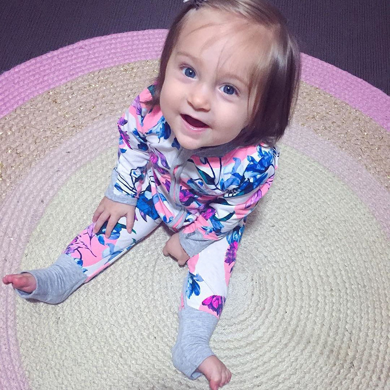 3371341435_708431624