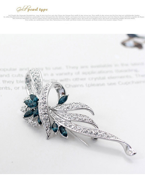 Fashion Full Diamond Bouquet Crystal Brooch display picture 7