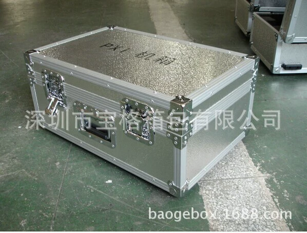 Производитель коробок из алюминиевого сплава. Коробка для инструментов из алюминиевого сплава высокой плотности. Коробка из алюминиевого сплава с пузырьковой пленкой на заказ. Заводская настройка продукта.
