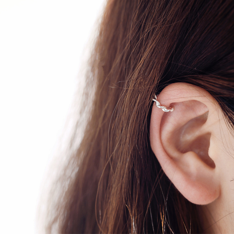 S925 plata esterlina oído espárragos simple giro clip de oreja estilo coreano sin oreja hebilla