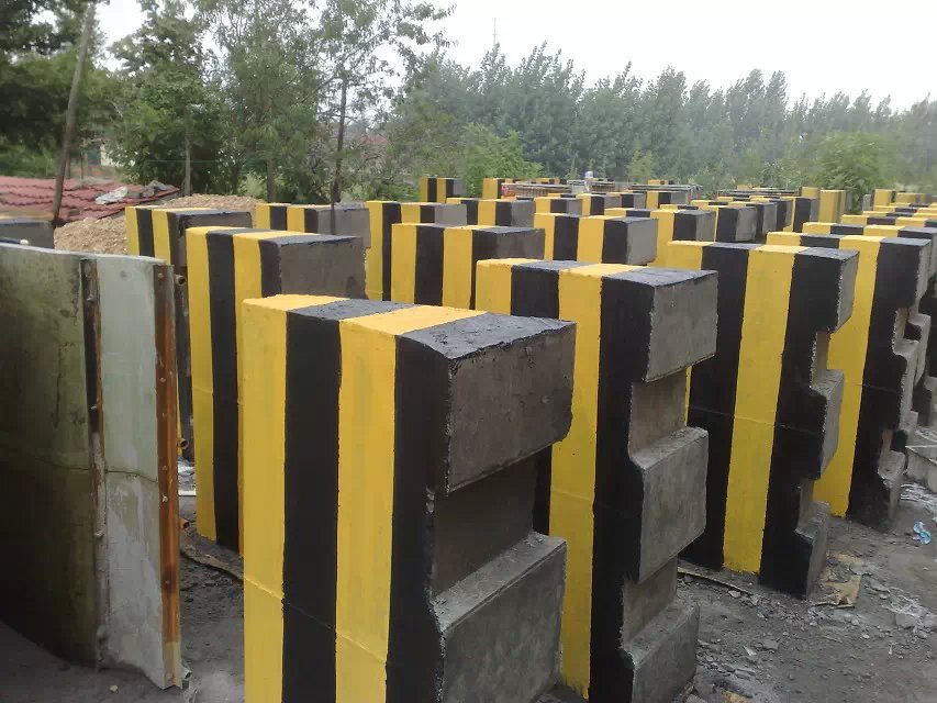 厂家供应隔离墩及倒车墩塑料模具图集