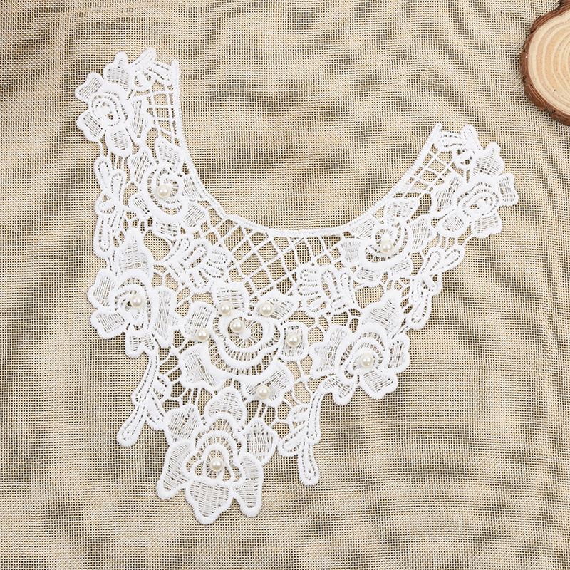 厂家供应新款牛奶丝胸花花边童装服装辅料批发花朵钉珠配饰专业生