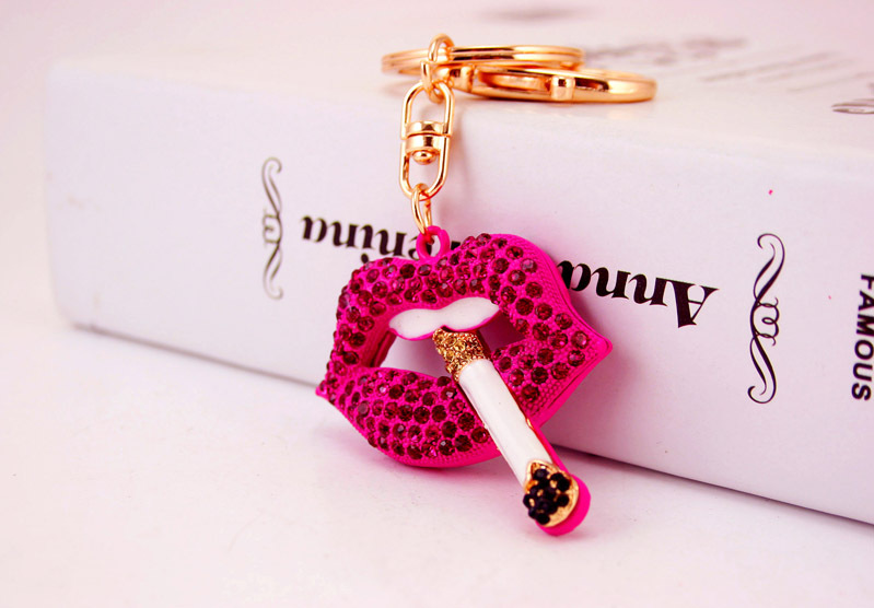 45g Weight Alloy, Metal Material Lips Pattern Unisex Gender Rose Red, Red Color Craft Small Gift Cigarette Red Lip Ladies Metal Pendant Mouth Keychain 3