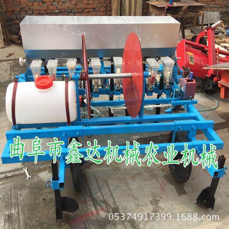 小型手扶车覆膜机 新型手扶车覆膜机 四轮牵引播种覆膜机