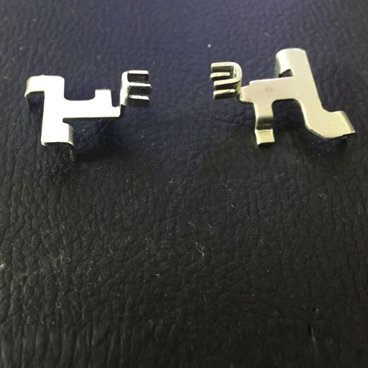 冲压模厂供应汽车端子加工 电子餐具汽车电器成型汽车端子冲压模