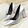 European and American style， retro fashion， simple and comfortable， thick heel， high heel， shallow mouth， pointed hollow