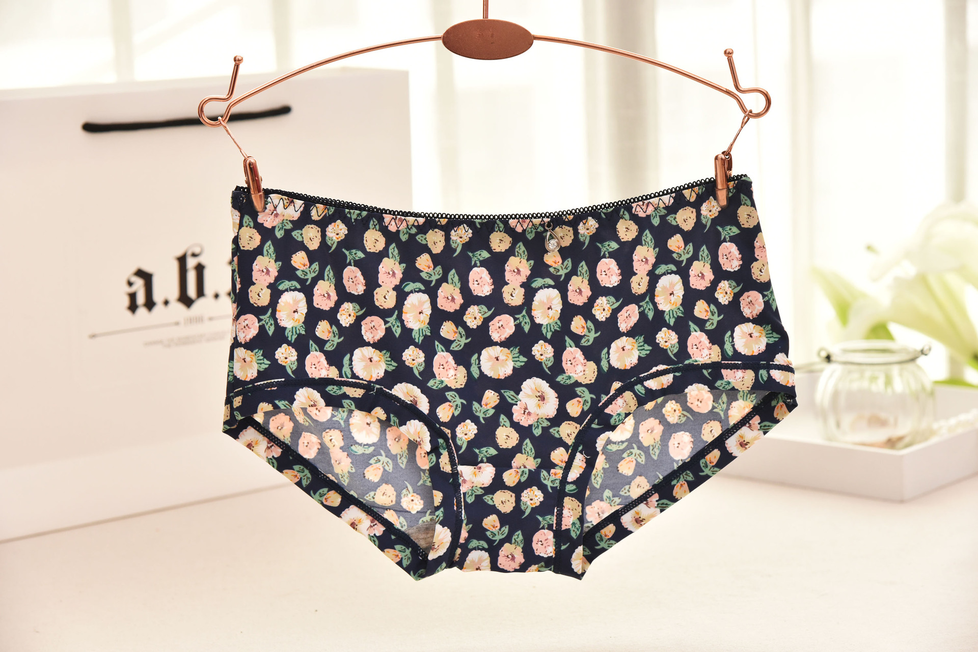 Slip jeunesse en soie Ice - Ref 654921 Image 40