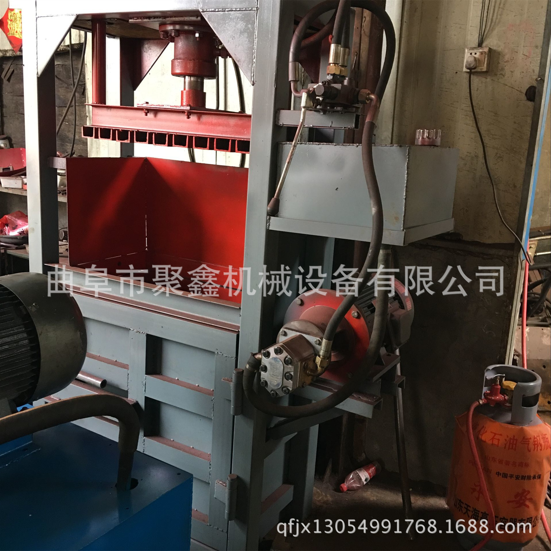 废钢丝液压打包机图片