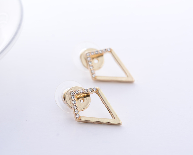 Labret piercing jewelry detail image