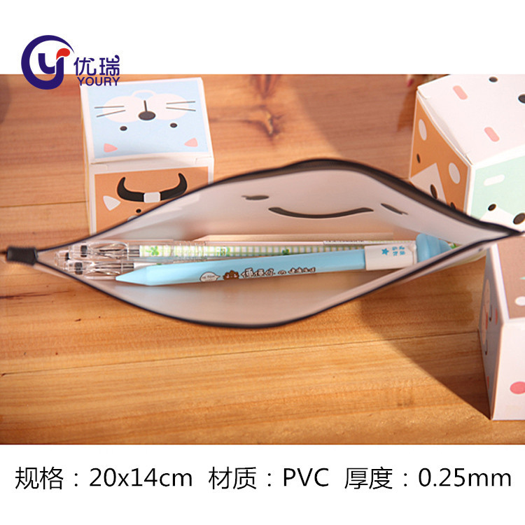 厂家批发可爱笑脸透明PVC笔袋 磨砂PVC文具袋 定制塑料P