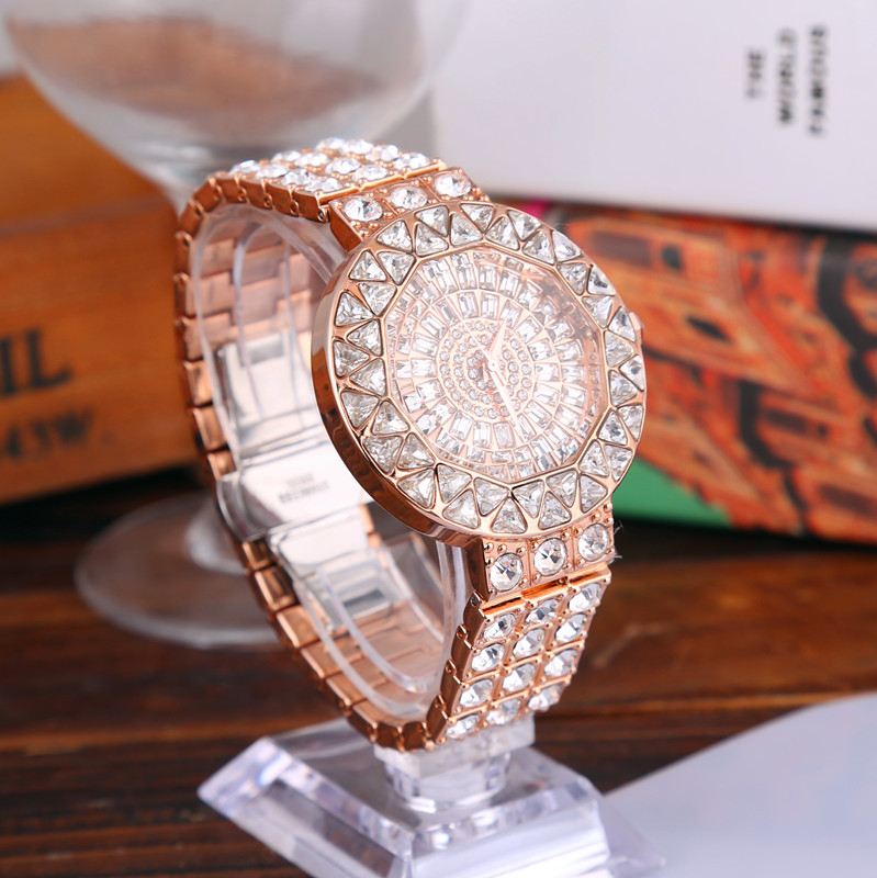 Title 11, Funkelnde Quarz-Armbanduhr mit Diamanten und St...