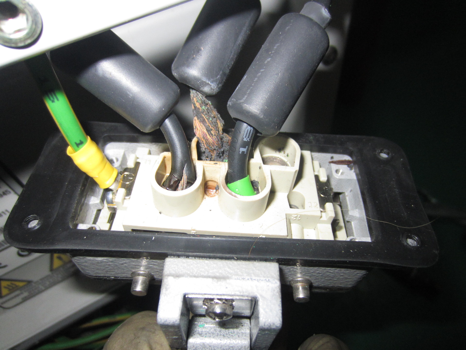 销售维修真空泵EDWARDS IH600 维修各种型号真空泵