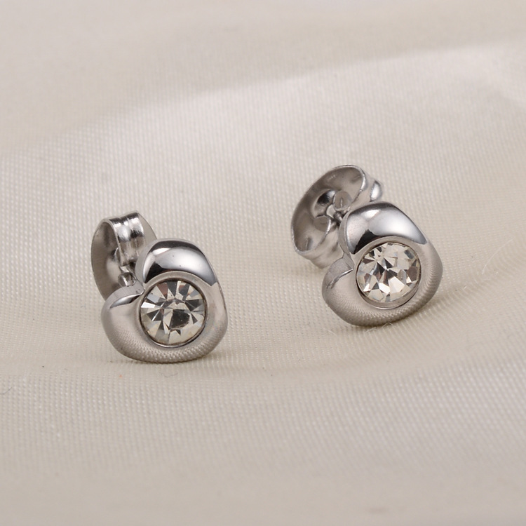 Fashion Heart Diamond Earrings Titanium Steel Fashion Jewelry display picture 4