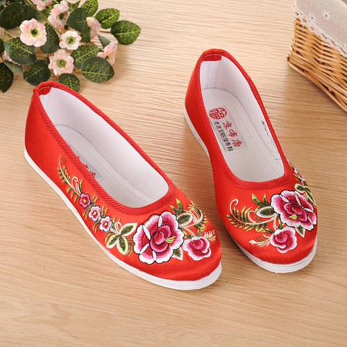 Chinese folk dance shoes qipao tang suit flat shoes old Beijing cotton hanfu cloth shoes to restore ancient ways home wedding shoes embroidered square dance 