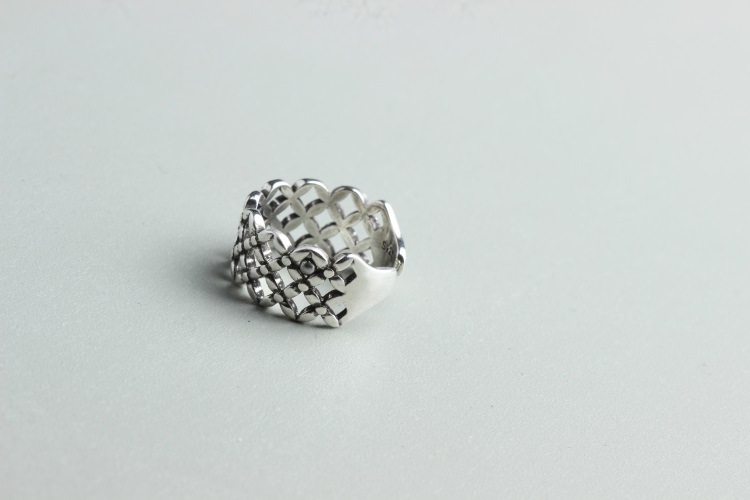 Vintage Hollow Ring Image 2