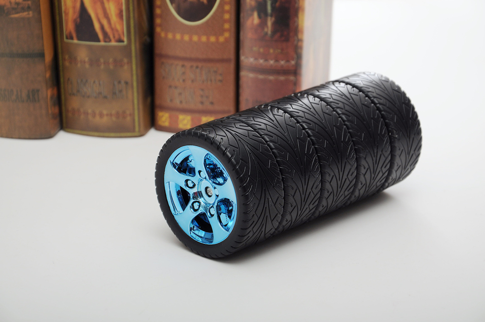 Fabricante al por mayor de vasos creativos para neumáticos de coche con revestimiento de acero inoxidable 304, material de calidad alimentaria, se puede imprimir con publicidad