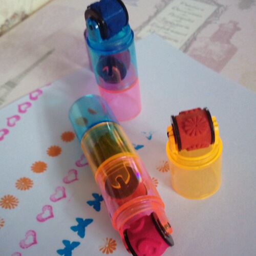 Japanese and Korean cute children's cartoon seal fun toy diary six-section roller seal plastic color ink pad