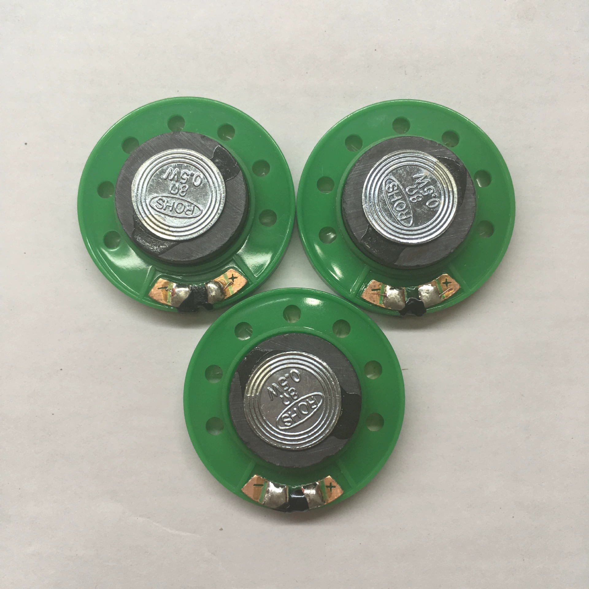 Прямые поставки с фабрики Защита окружающей среды внешняя Магнитная 36 мм пластиковая пленка динамика 8 евро 0,5 Вт звуковая кукла игрушка динамик