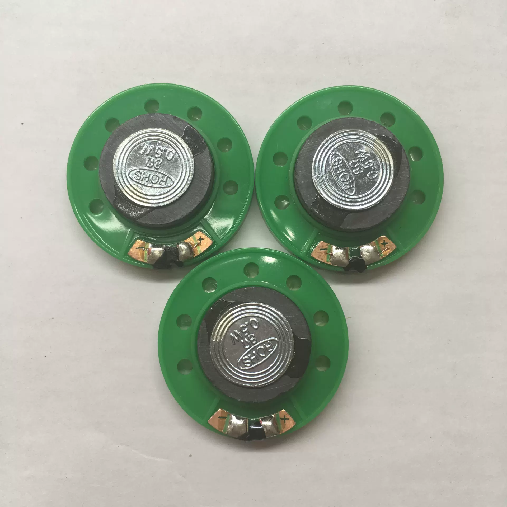 厂家直供环保外磁36mm塑胶喇叭胶膜8欧0.5瓦发声公仔玩具喇叭