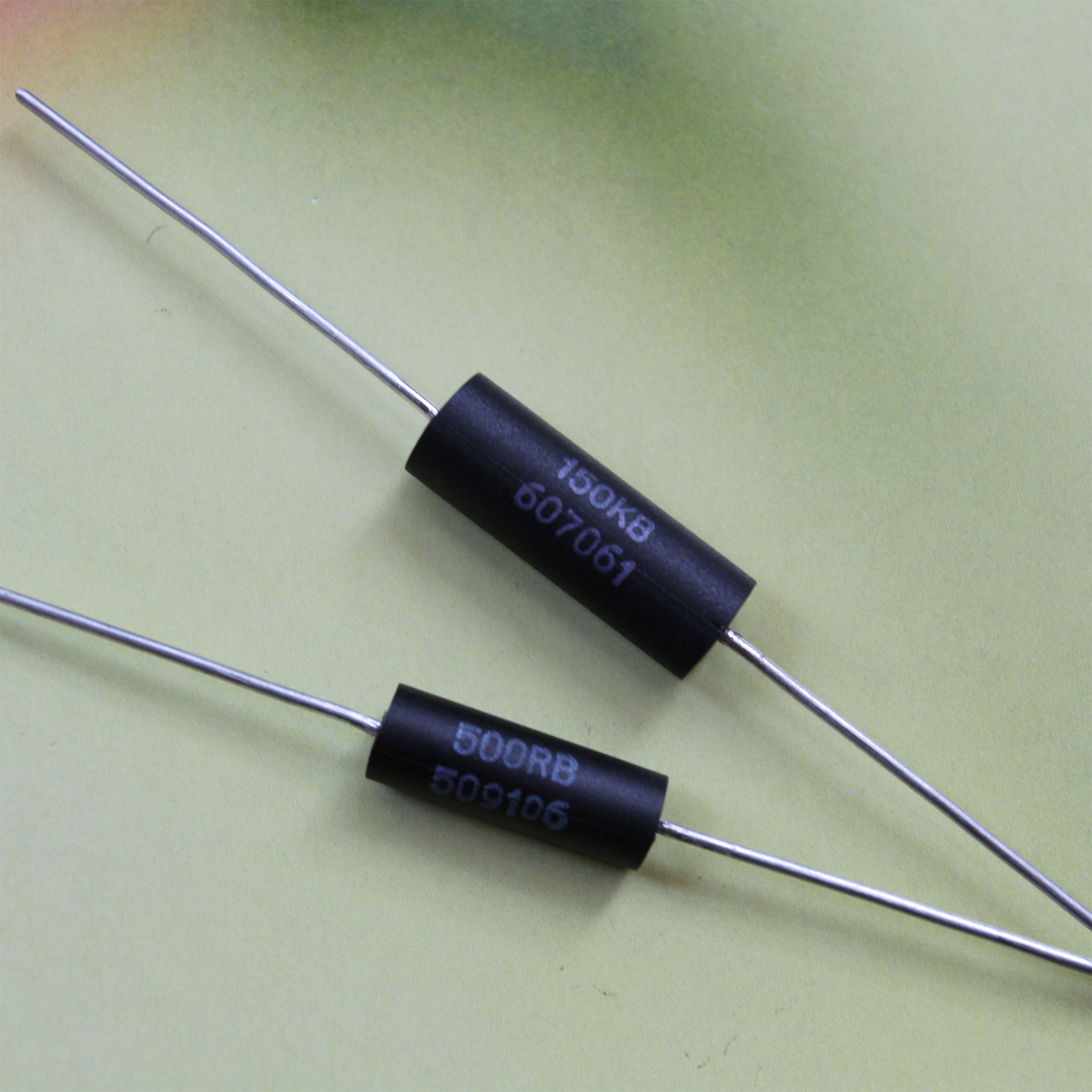 供应传感器用EE型高稳定高精密金属膜电阻器