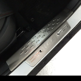 其他汽车外饰;其他汽车内饰;脚踏板