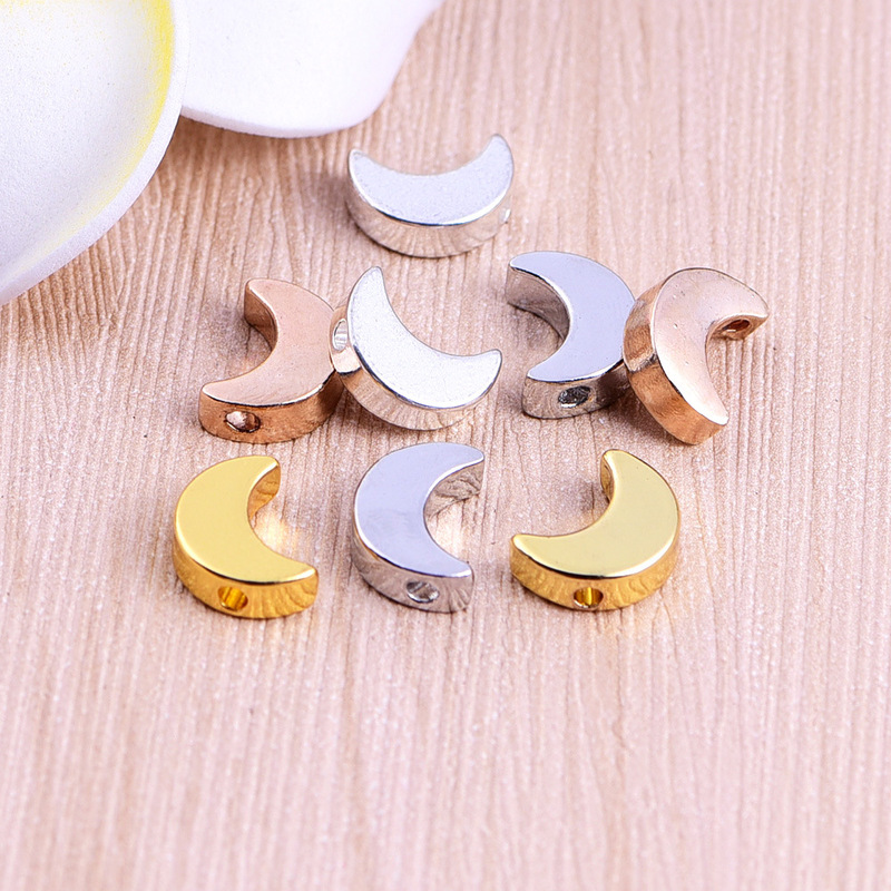 Spot supply three-dimensional moon brass pendant DIY jewelry bracelet necklace pendant copper bead material JX7088