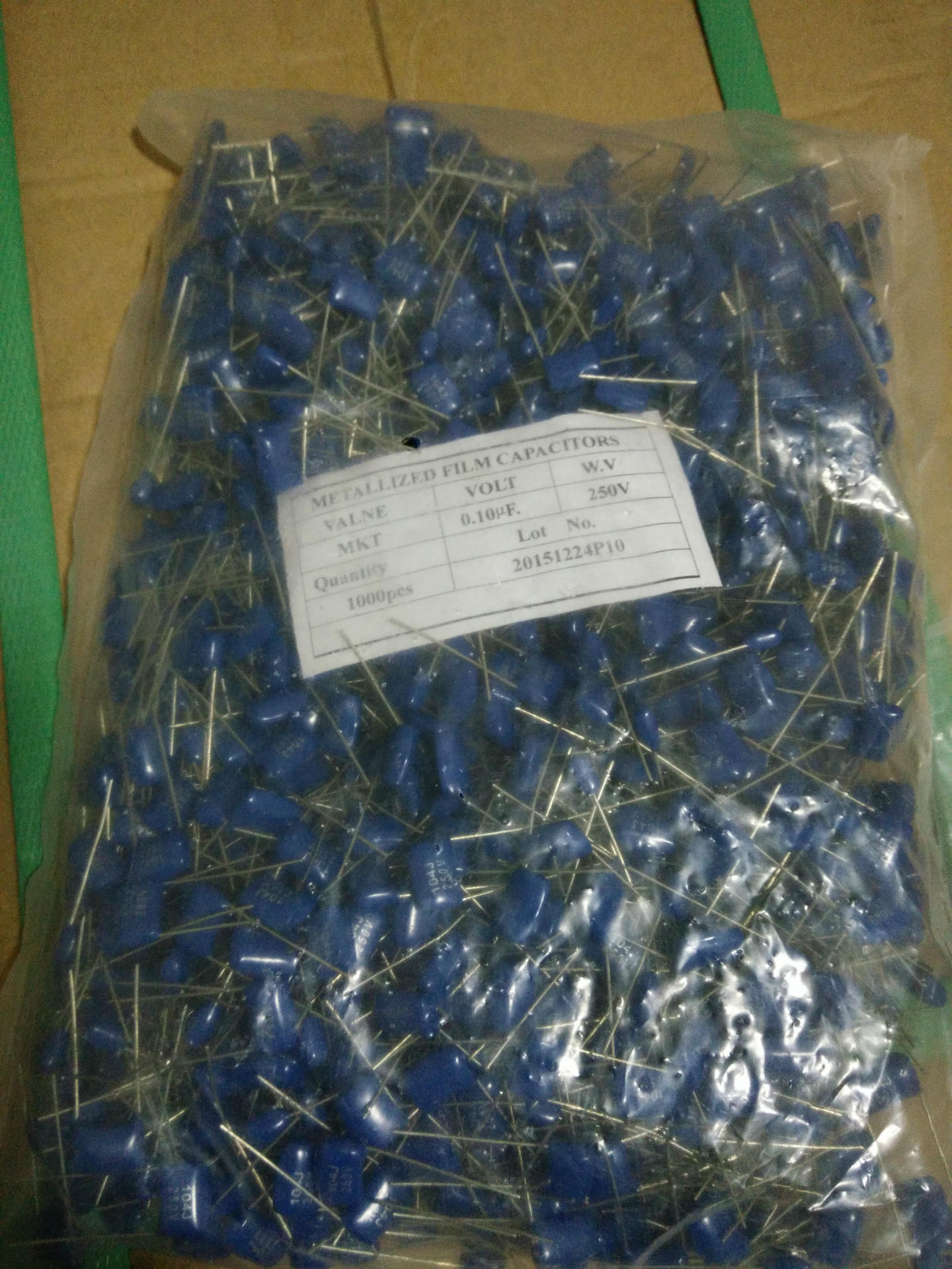 蓝色CBB电容金属膜电容250V104J 现货特价P7.5mm/10mm