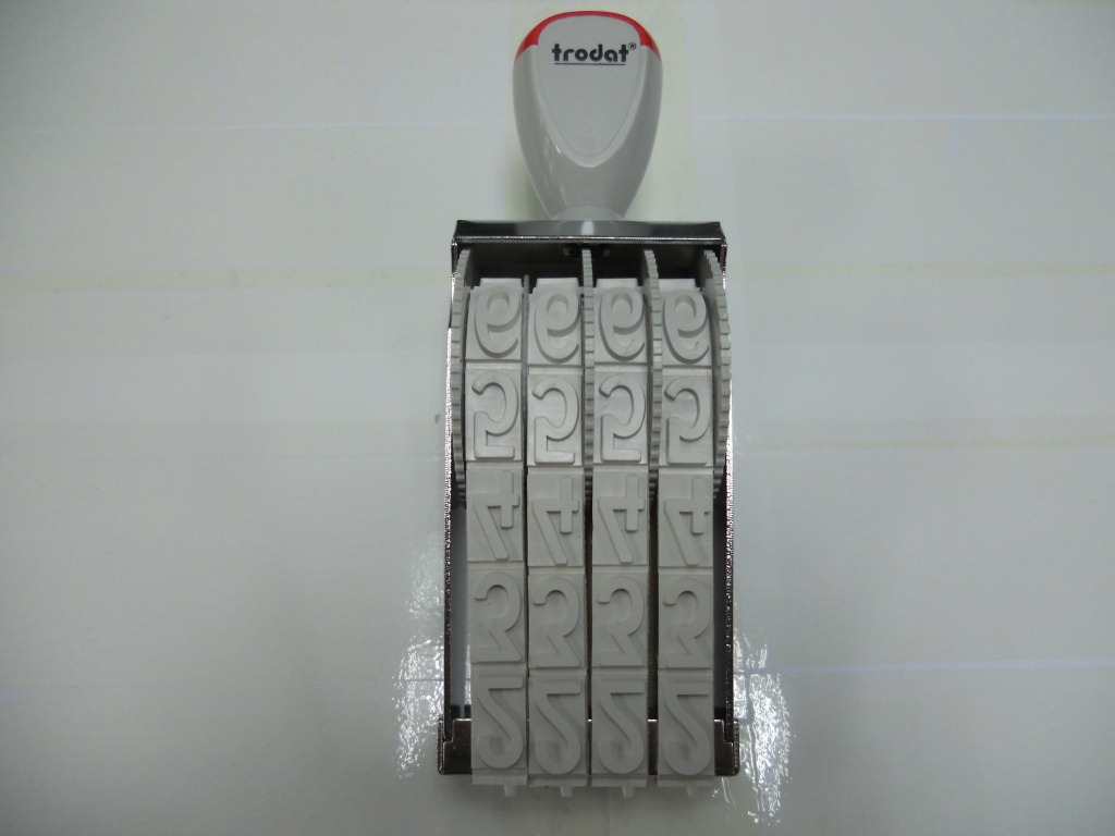 ��Ʒ׿��15184Gӡ�� �ָ�18MM 4λ����ӡ�� Trodat �ɵ�������