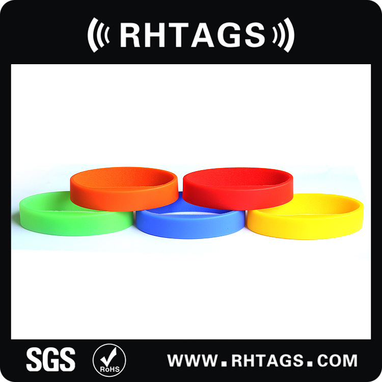 厂家订制椭圆形硅胶手环 RFID腕带 游乐场门禁射频卡