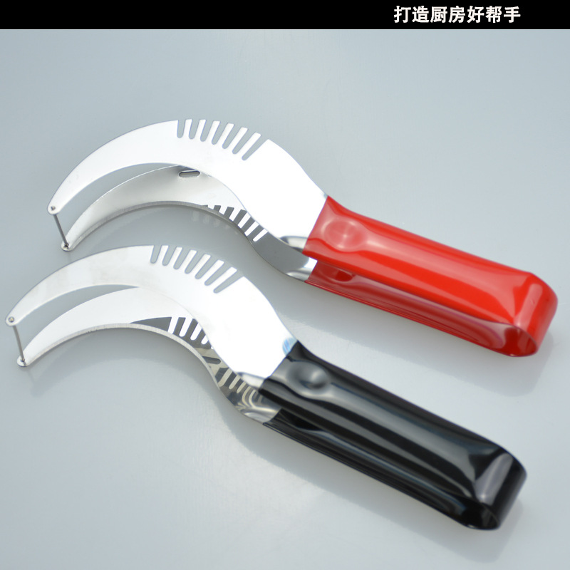 红色和黑色西瓜切