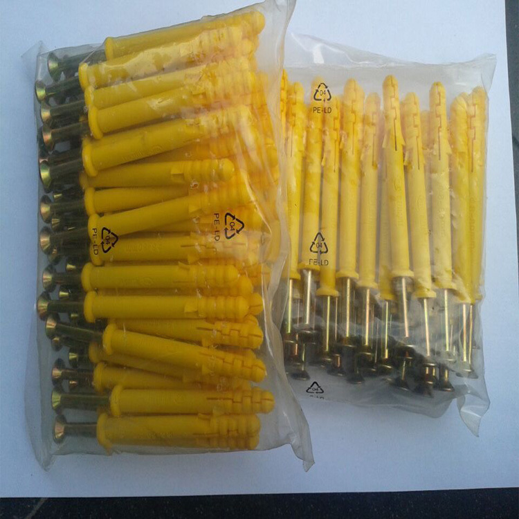 2890893102_563183771