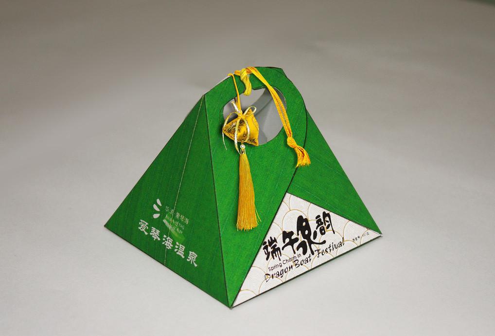 生产厂家可按您的要求大量优惠定做彩色印刷端午节粽子三角纸盒