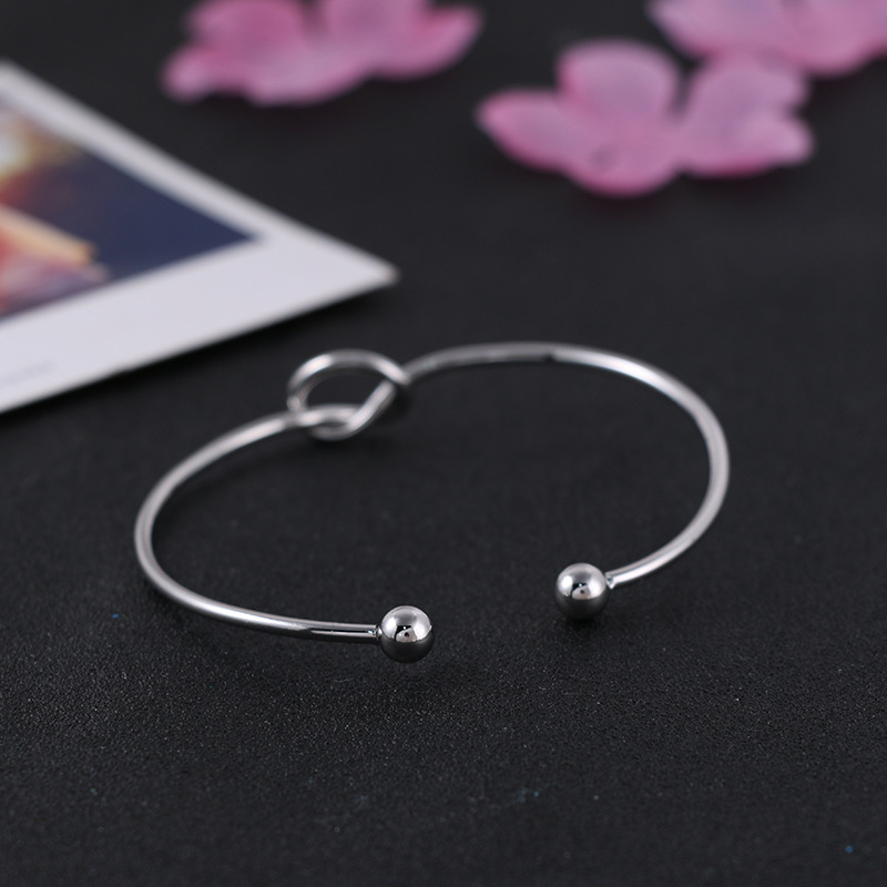 Pointed titanium steel lip stud product view