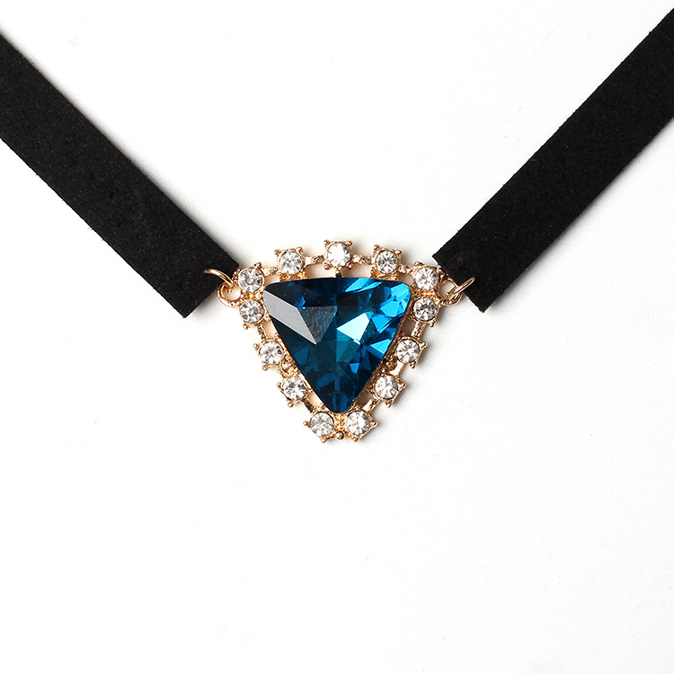 Creative Style 2016 Original Jewelry Korean Velvet Triangle Crystal Necklace Korean Velvet Band Necklace display picture 2