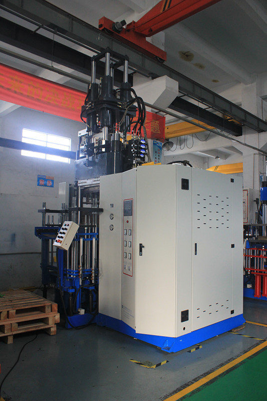 硫化机厂家江苏苏州捷和硅胶小玩具制作成型平板全自动硫化机设备