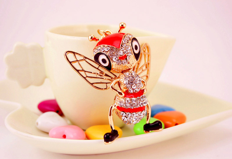 Koreanische Kreative Tropfende Handwerk Niedlichen Biene Schlüsselbund Tasche Insekt Tier Metall Anhänger Großhandel display picture 5