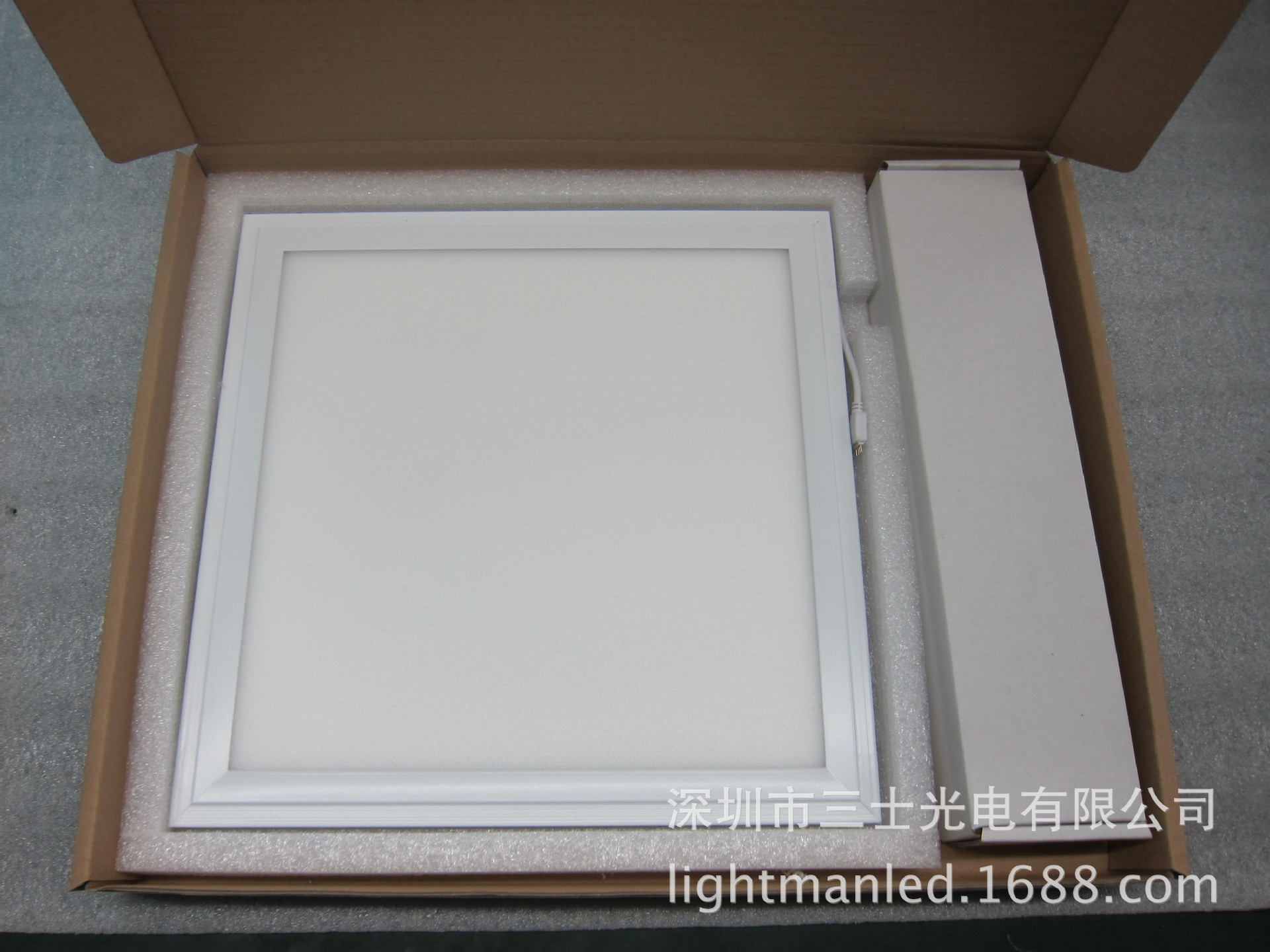 超薄无边框可拼接LED面板灯600*600可调光调色温LED平板灯20W40W-阿里巴巴