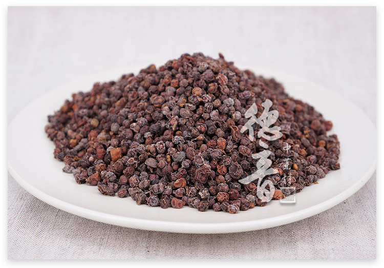 Dried Schisandra Berries Wu Wei Zi Whole Fruit 500g Bulk Bag for Culinary and Herbal Use quality and texture