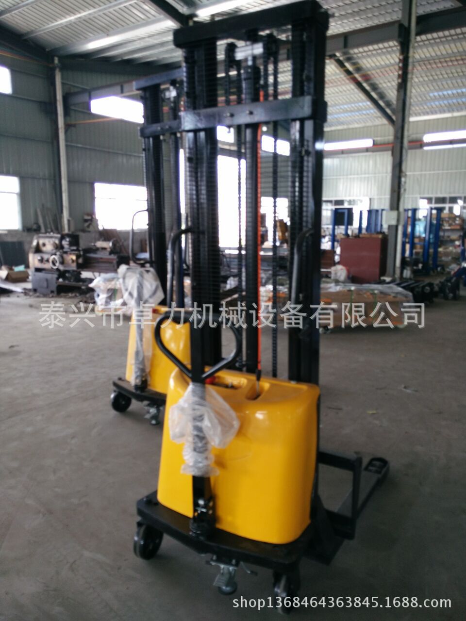 厂家供应半电动堆高车，电动堆垛机，插电式堆高车，接受非标咨询