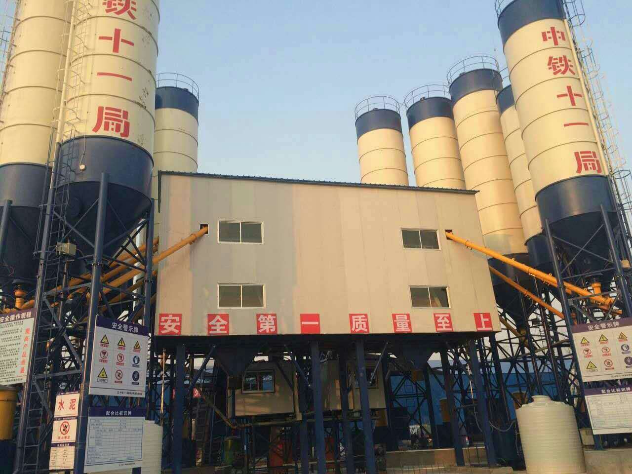 产地批售混凝土搅拌站 HLS90楼 HLS180楼混凝土搅拌站