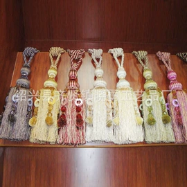 流苏、穗;花边;织带