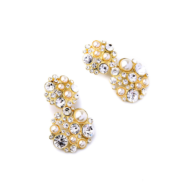 Fashion Jewelry Wholesale Round Pearl Diamond Pendant Women's Ear Studs display picture 3