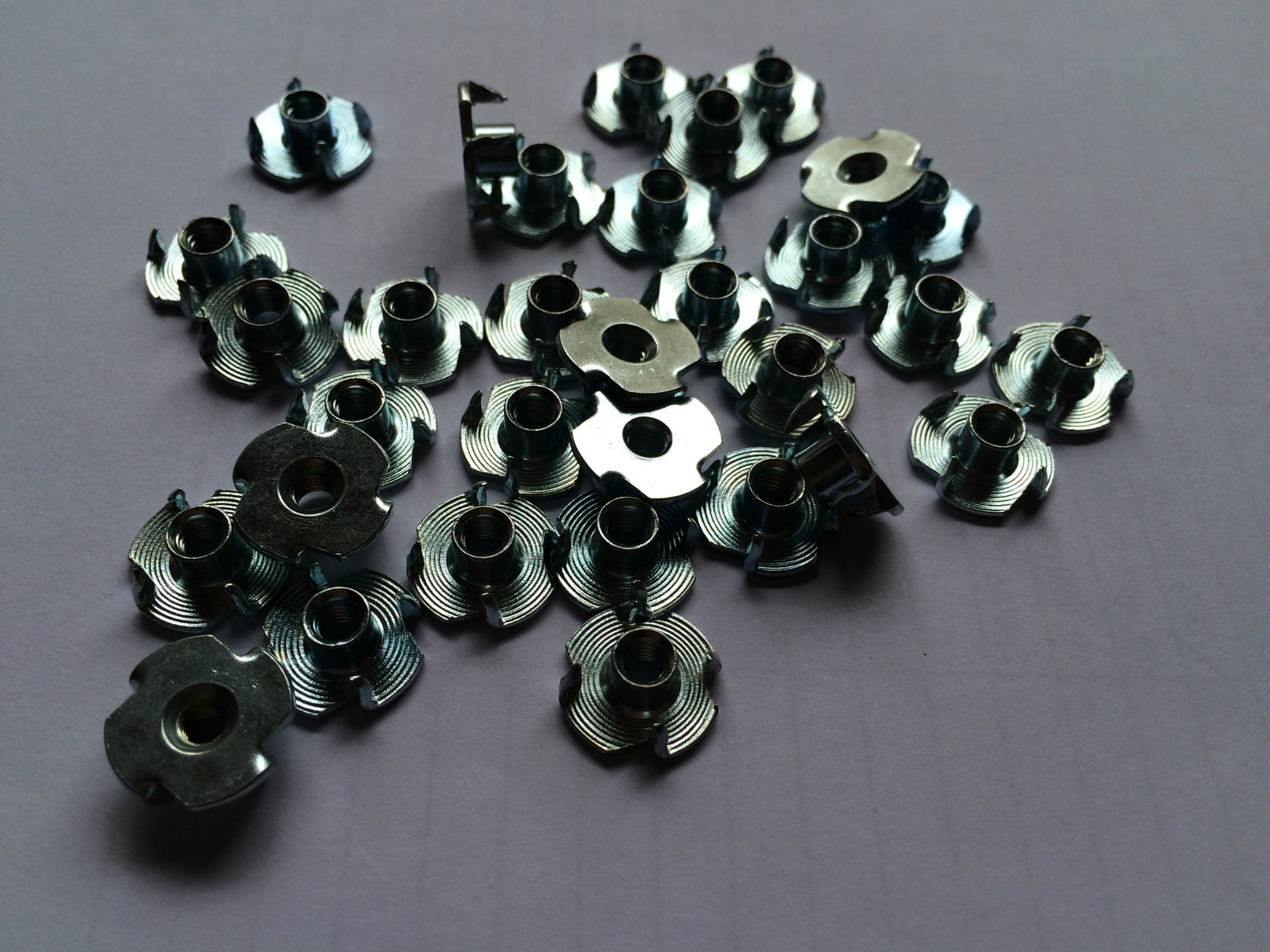 荐 牙纹顺畅M4*15*6四爪螺母 冷锻四角钉  倒刺四爪钉