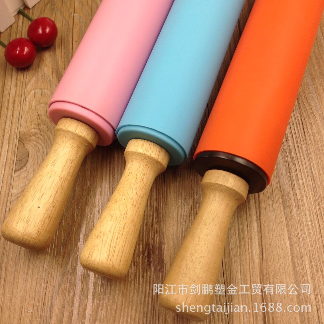 Baking Tools Rolling pin Silicone rolling pin children Plastic flour Rolling tool trumpet goods in stock