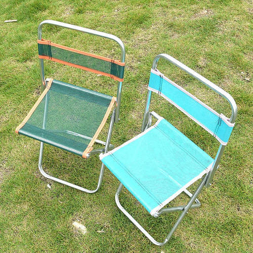 Small metal back stool, outdoor fishing stool, portable folding stool, train station queue stool, folding stool
