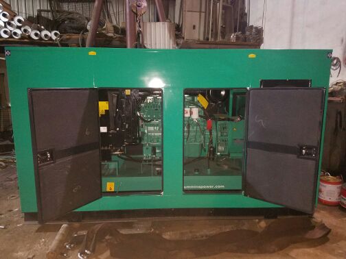 云南昆明康明斯120KW配无锡斯坦福全自动静音箱柴油发电机组